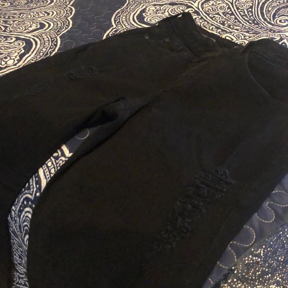 A pair of NYDJ black jeans. Size 4 - Picture 7 of 14